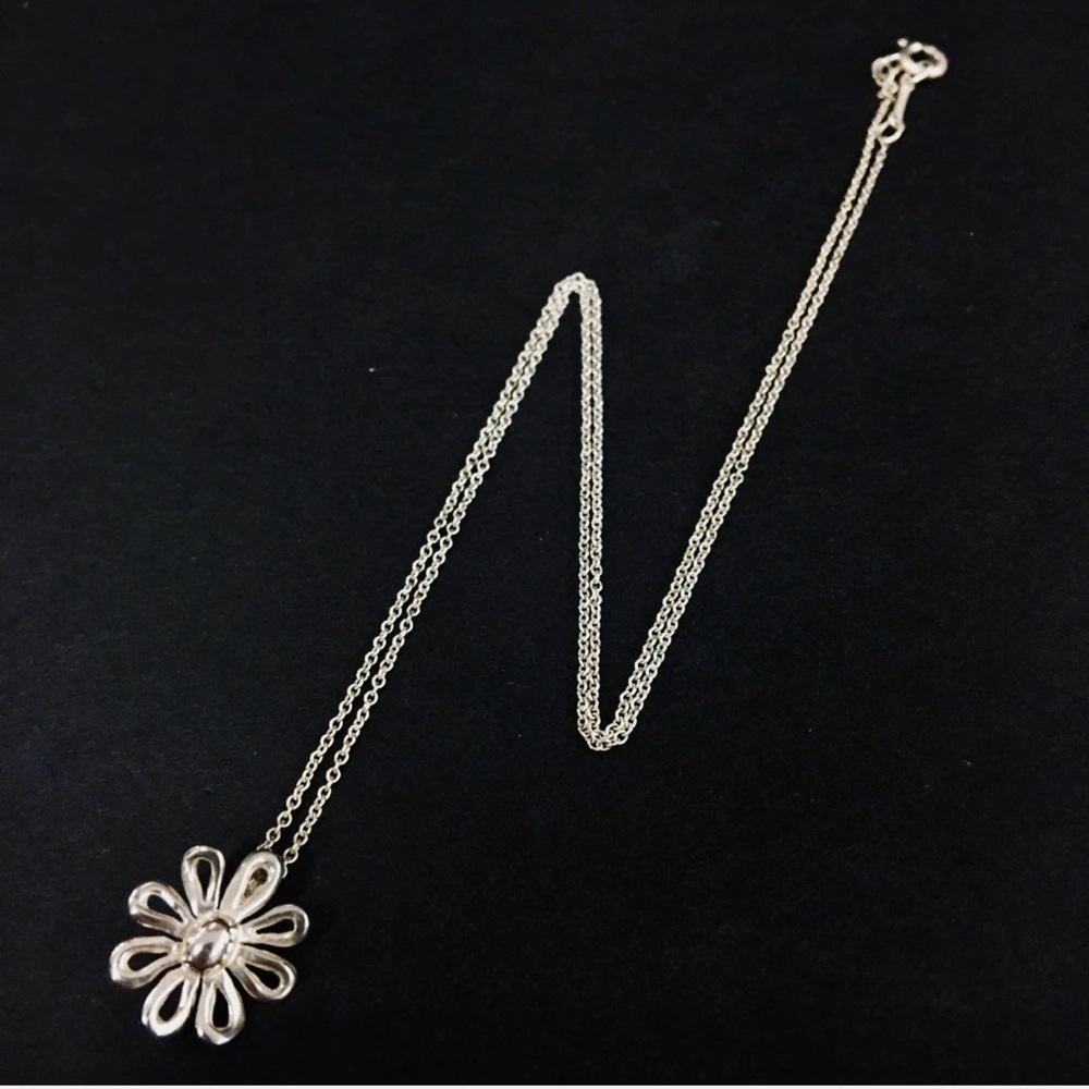 Tiffany & Co 925 Sterling Silver Flower Pendant Necklace